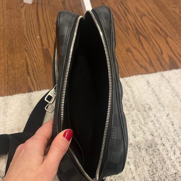 Louis Vuitton Damier Graphite crossbody - Picture 8 of 14